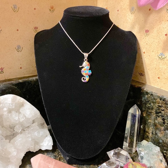 🌷NWT Block inlay seahorse pendant - Picture 7 of 8